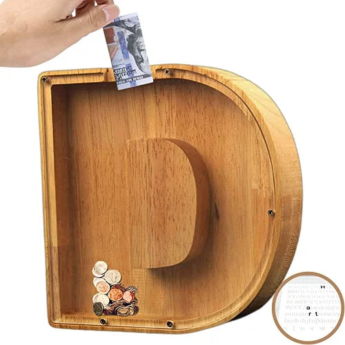 Personlig træ opsparingsboks med A-Z bogstavdesign