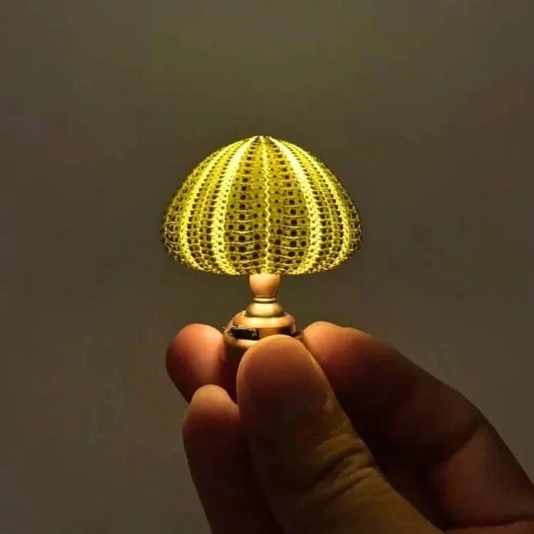 Minibordslampa med unik sjöborredekor