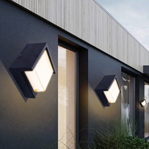 LED Utomhus Vägglampa med Sensor - Stilren och Säker Belysning