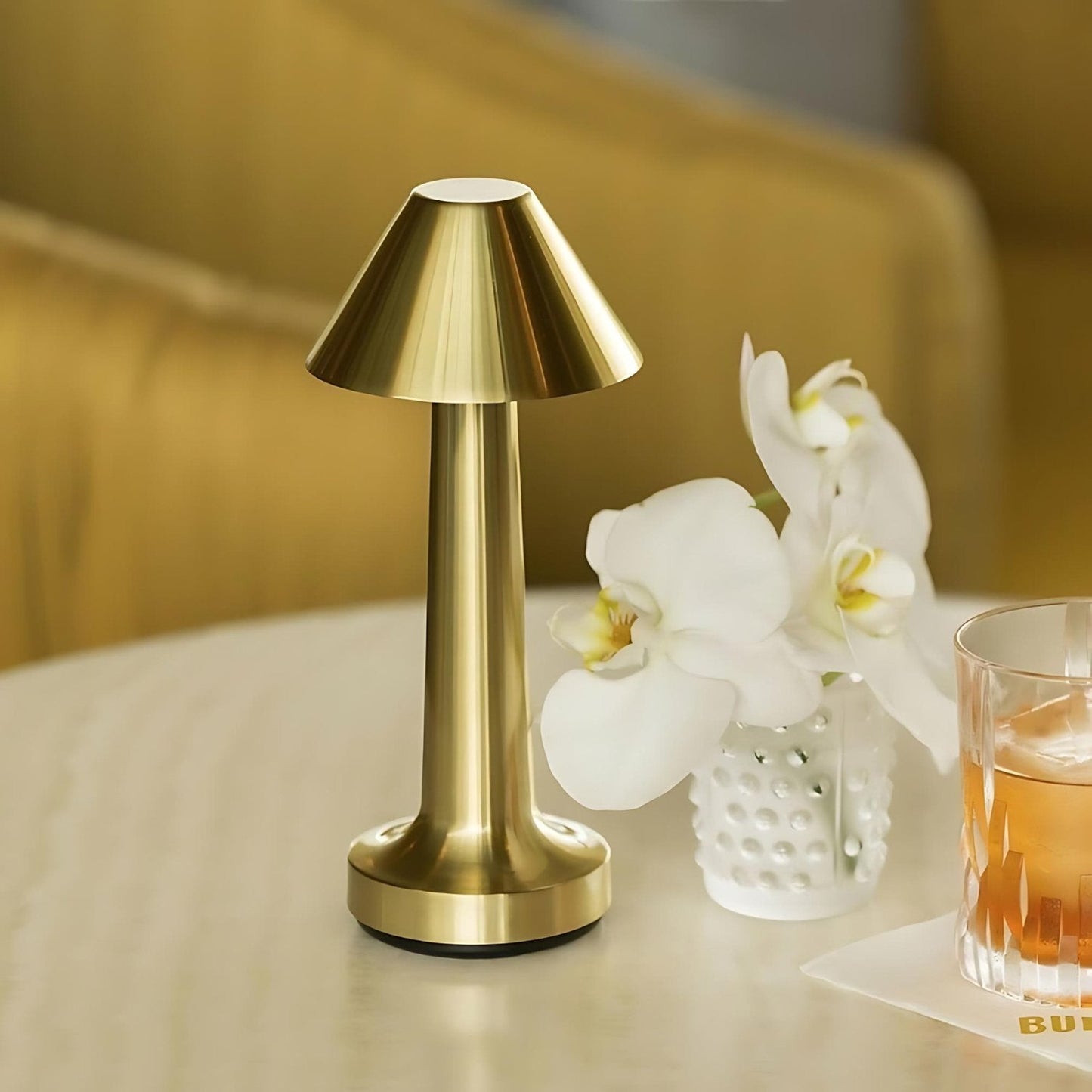 Retro Bordlampe med Justerbart Lys - Skab Hygge i Hjemmet