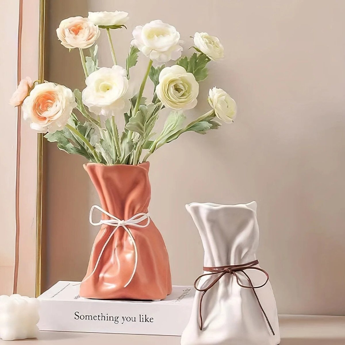 Elegant vase i genbrugsmateriale - Stilfuldt design - Miljøvenlig