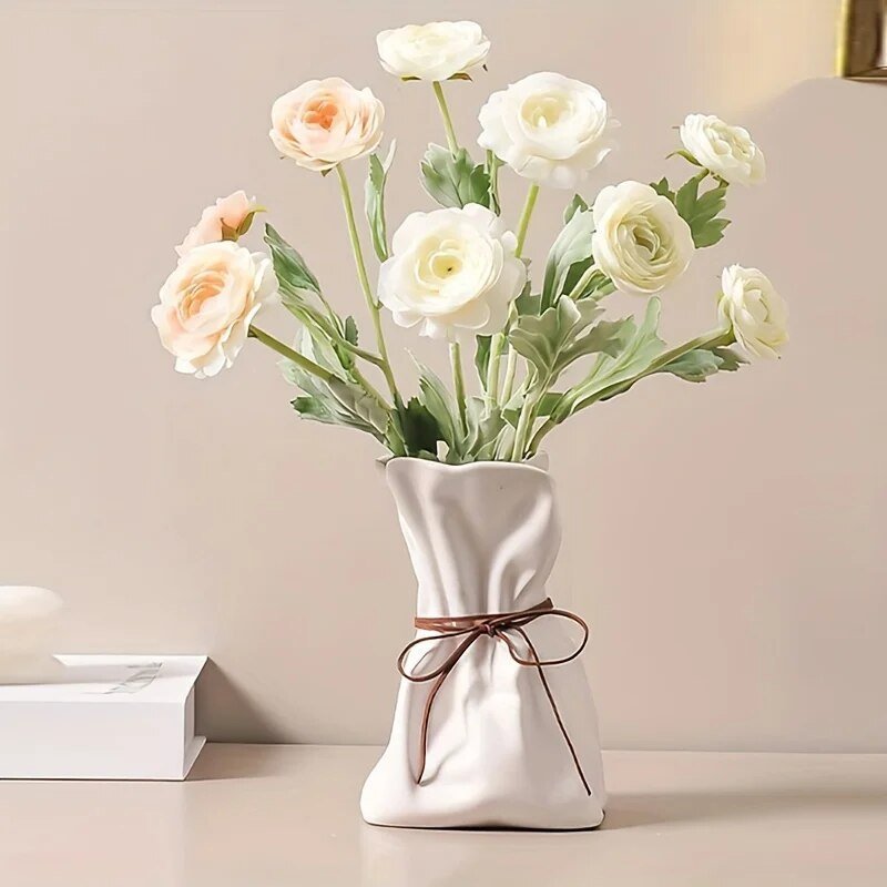 Elegant vase i genbrugsmateriale - Stilfuldt design - Miljøvenlig