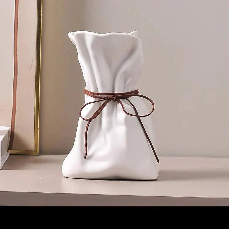 Elegant vase i genbrugsmateriale - Stilfuldt design - Miljøvenlig