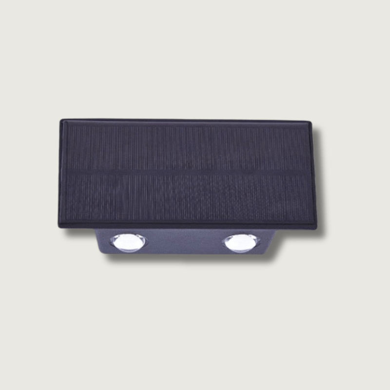 Soldriven utomhuslampa med smart sensor och IP65-skydd