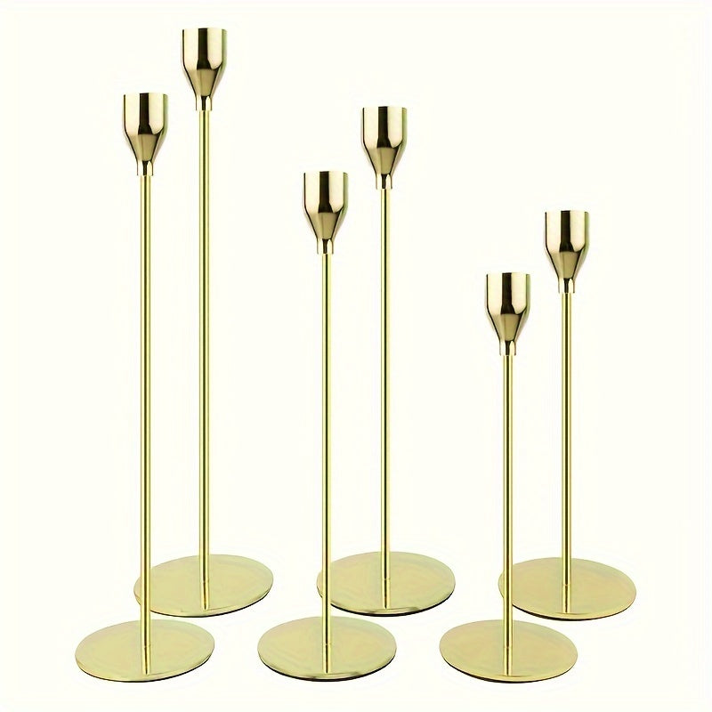 Guldfärgade Ljusstakar i Metall - Elegant och Modern Design