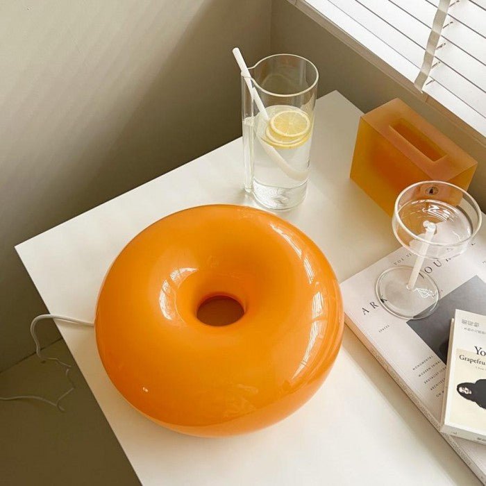 Stilfuld LED Bordlampe med Justerbart Lys og Moderne Glas