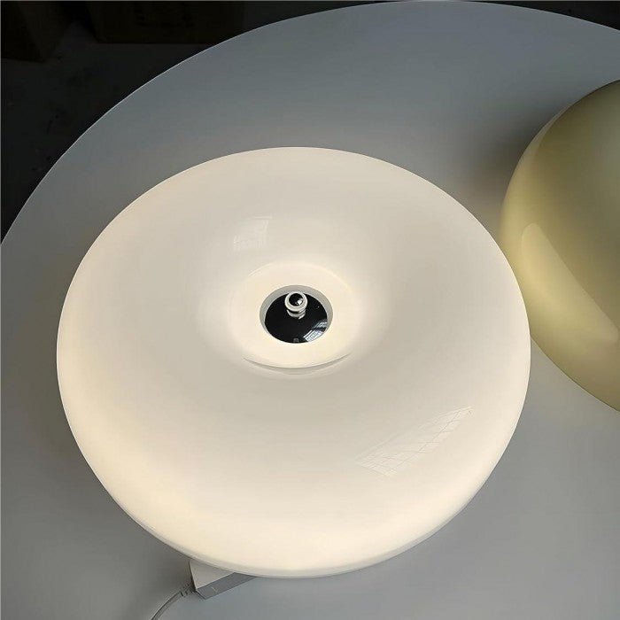 Stilfuld LED Bordlampe med Justerbart Lys og Moderne Glas