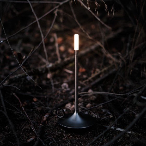 Elegant LED Bordlampe i Aluminium med Justerbar Lysstyrke