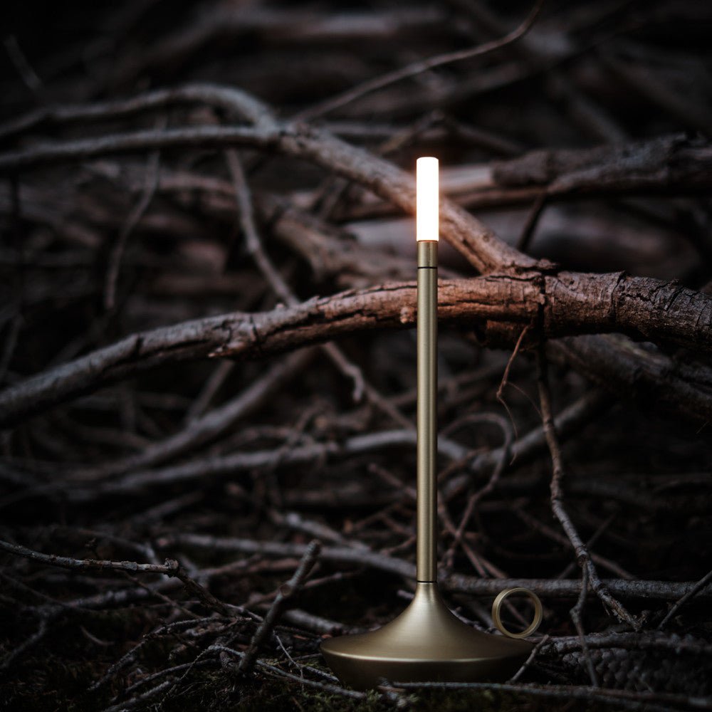 Elegant LED Bordlampe i Aluminium med Justerbar Lysstyrke