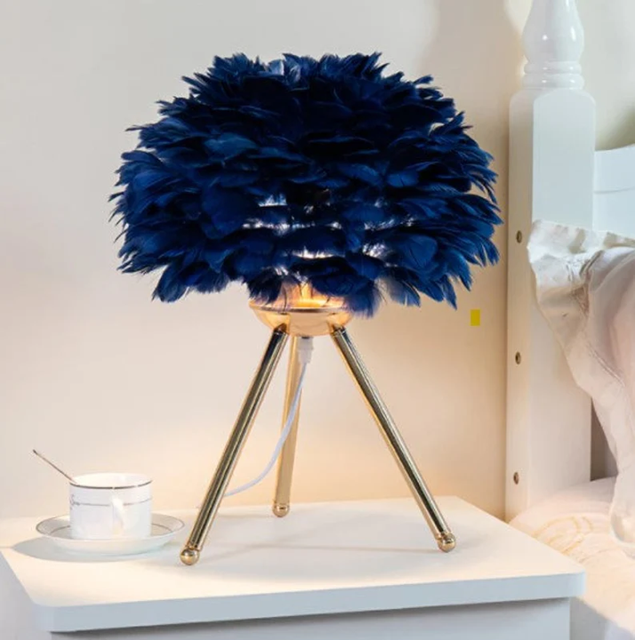 Dæmpbar Bordlampe med Fjer – Skab Elegant Belysning