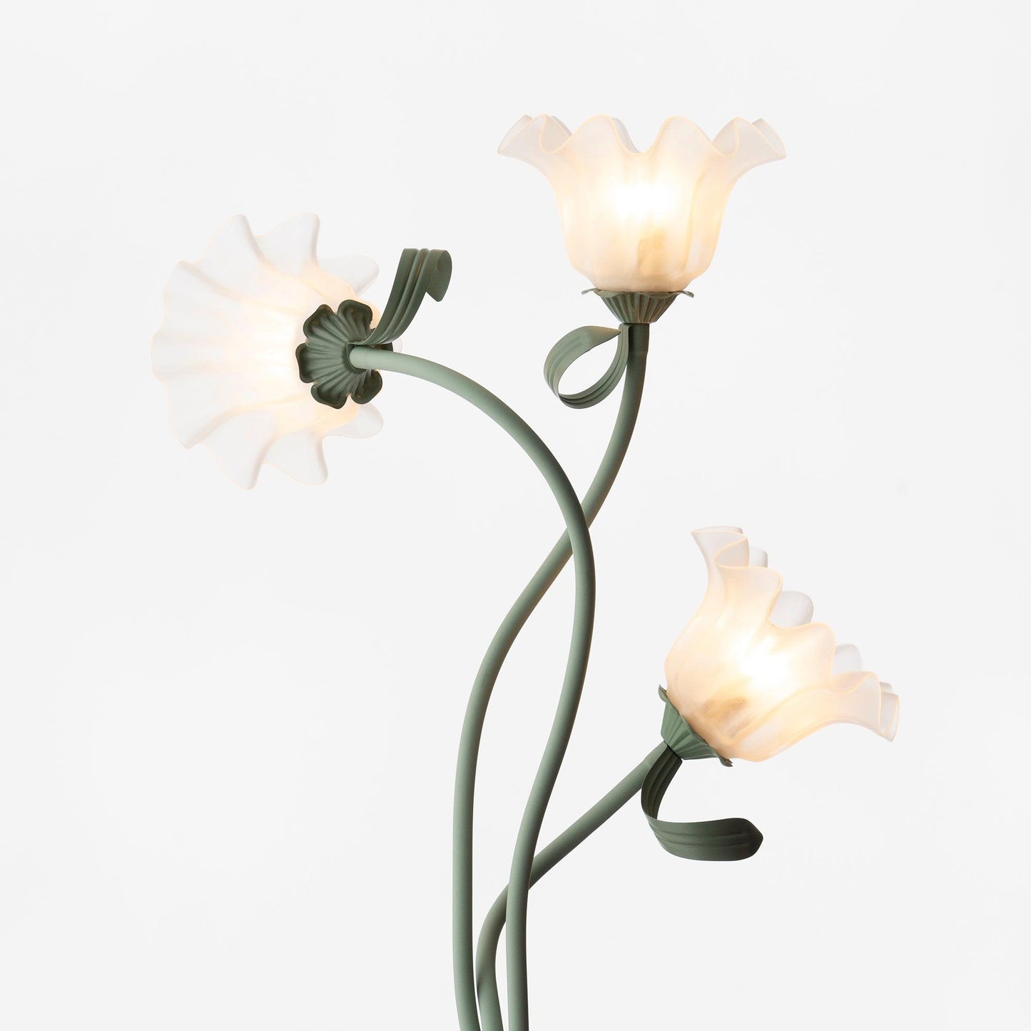 Flot Gulvlampe med Blomstrede Glas og Varm LED-belysning