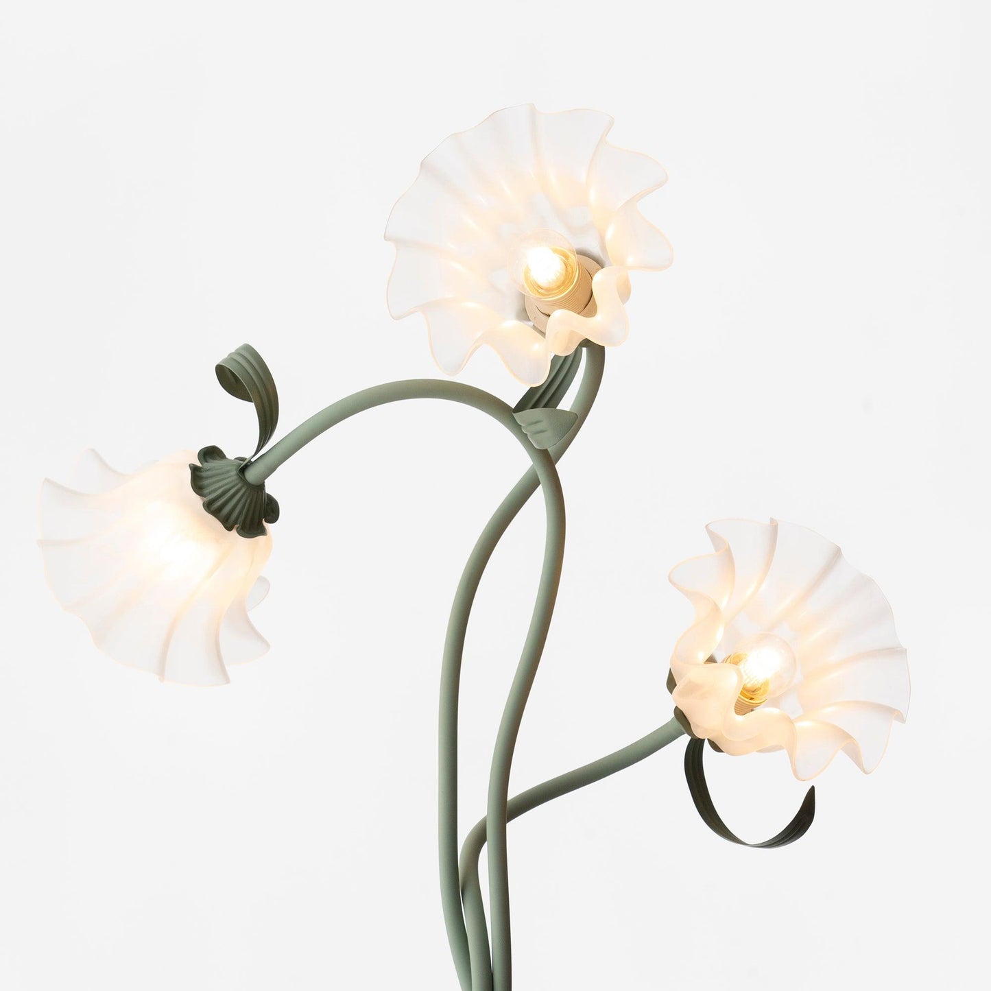Flot Gulvlampe med Blomstrede Glas og Varm LED-belysning