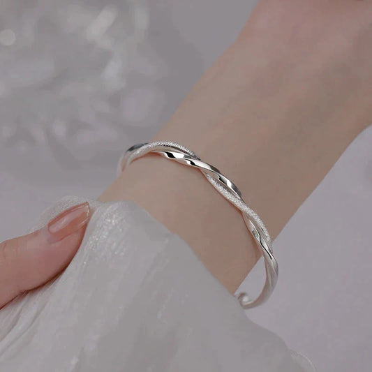 Silverarmband med Flätad Design - Justerbar Elegans