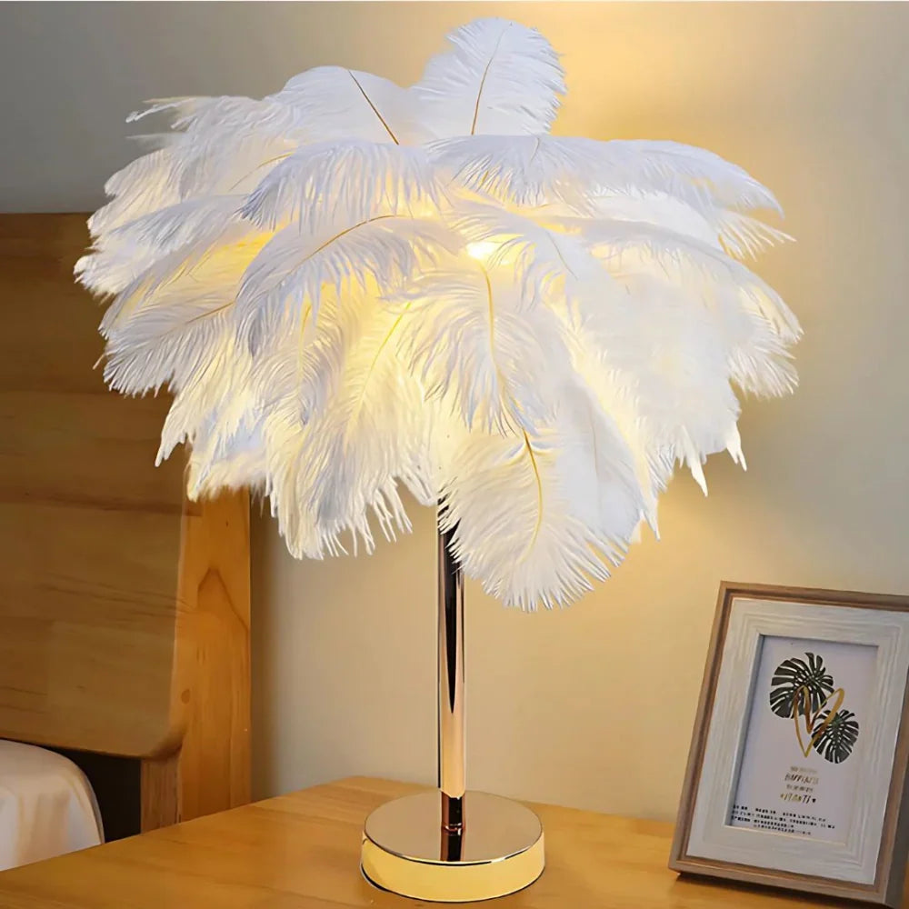 Fjerlampe med Justerbar Belysning - Skab Hygge i Hjemmet