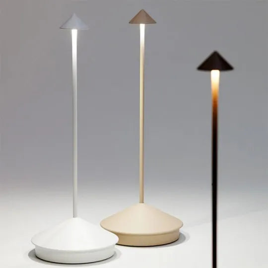 Dæmpbar LED Bordlampe – Vandtæt Elegance til Indendørs & Udendørs
