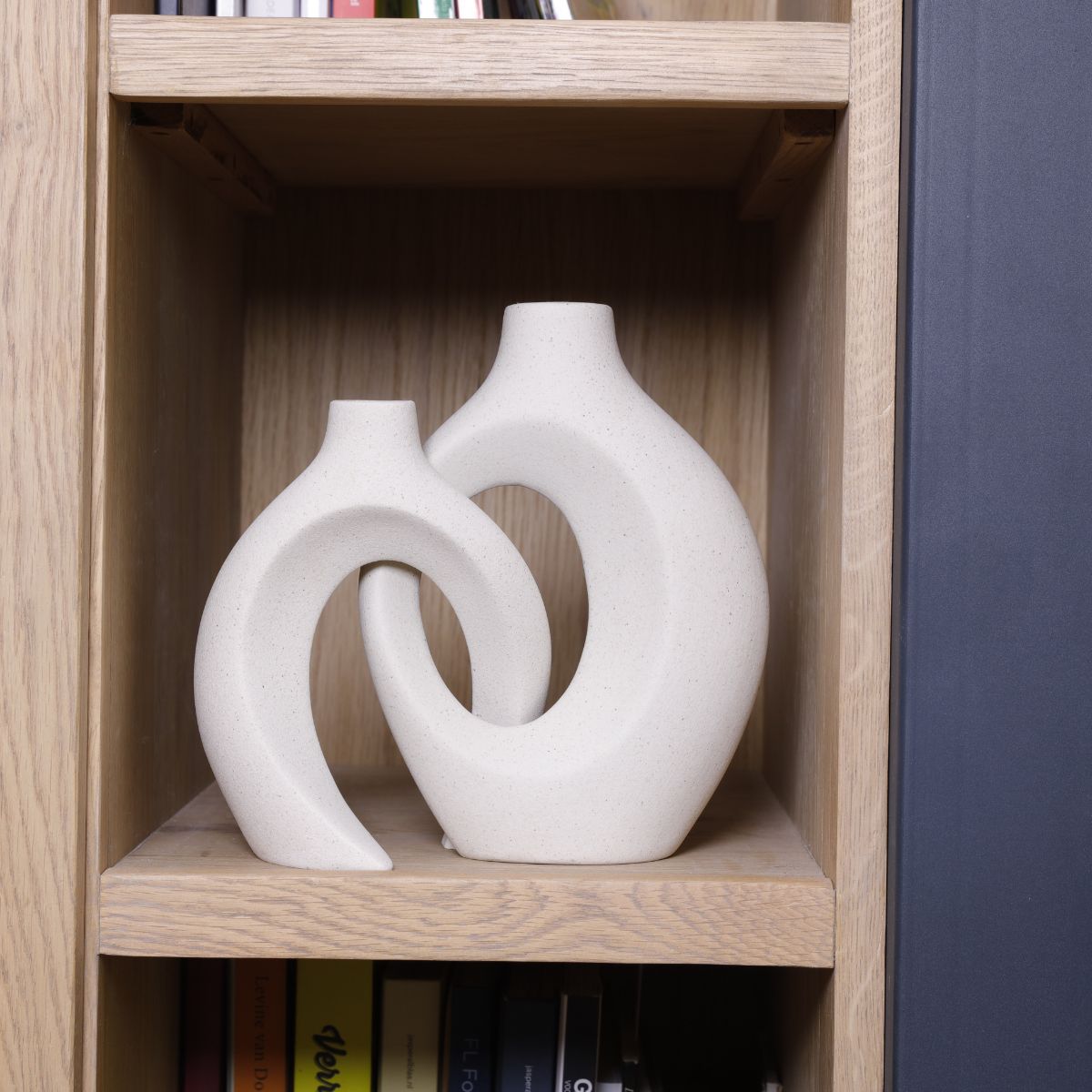 Elegant Blomsterkrukke med Flettet Design