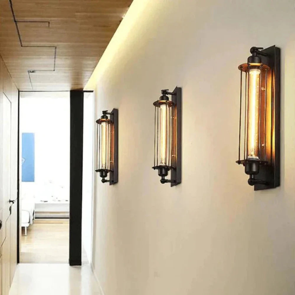 LED Væglampe i Vintage Stil - Tidløst Design med Elegant Præg