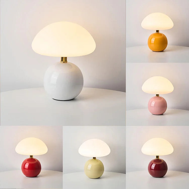 Elegant svampelampe i creme keramik med justerbar LED-lys