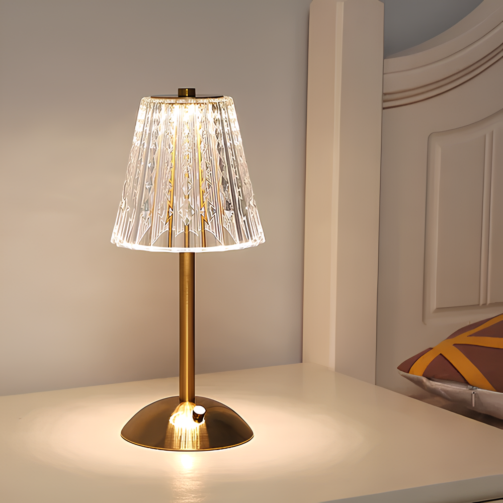 Guldfarvet krystal bordlampe