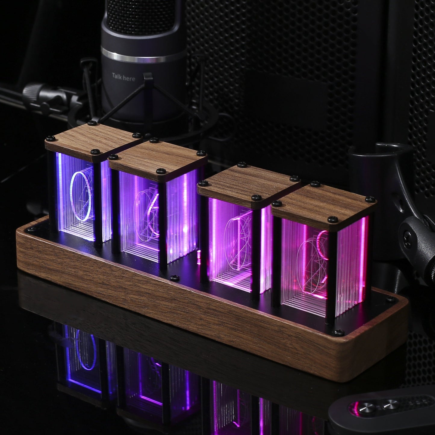 Retro Modern Nixie Tube Clock - Digital RGB LED Clock för Unik Inredning