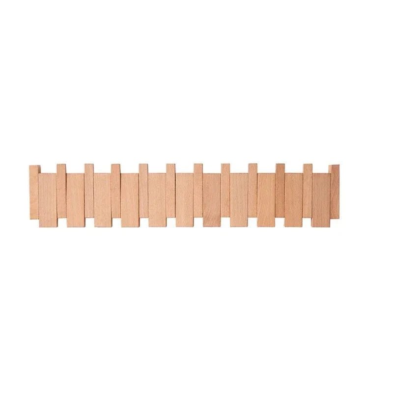 Elegant væghylde i massivt træ med foldbare kroge