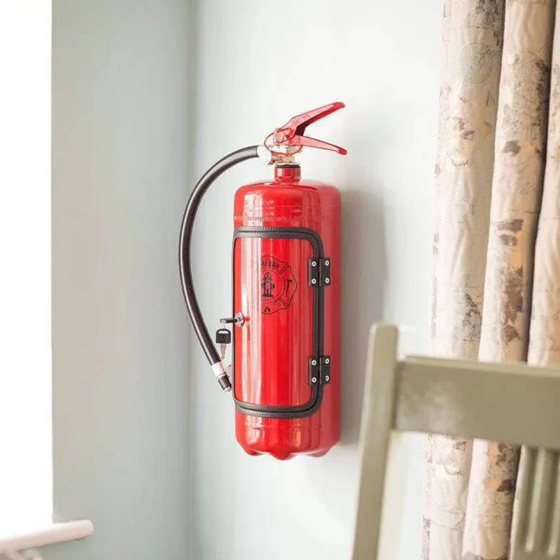 Diskret opbevaring af drikkevarer med brandslukker design