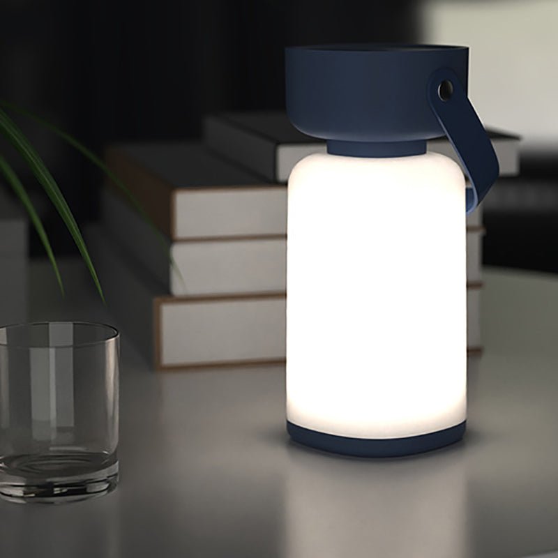 Bärbar LED-lampa i modern design - Vattentät och stilren