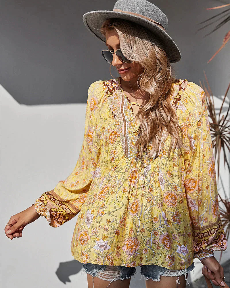 Vibrerande Boho-Blus med Blomstertryck och Långa Ärmar