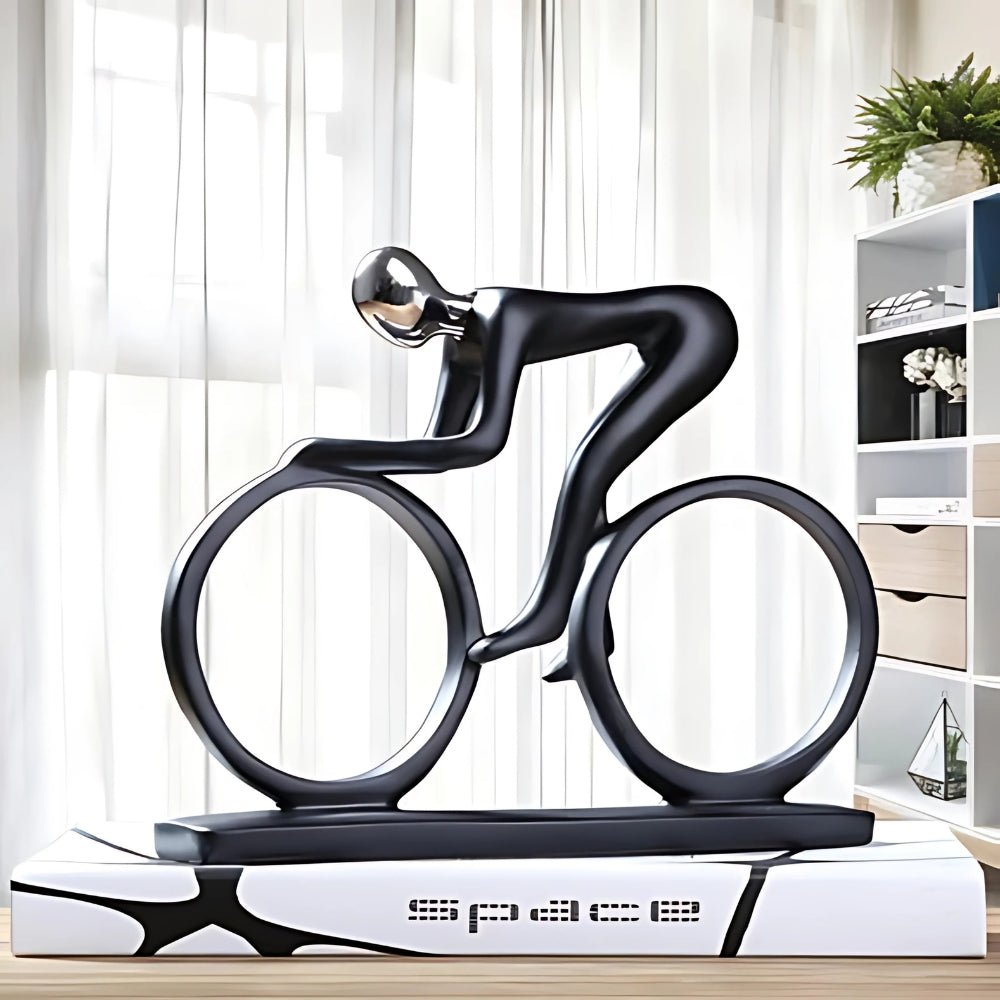 Elegant Cykelryttarskulptur i Harts – Lägg till Stil och Passion