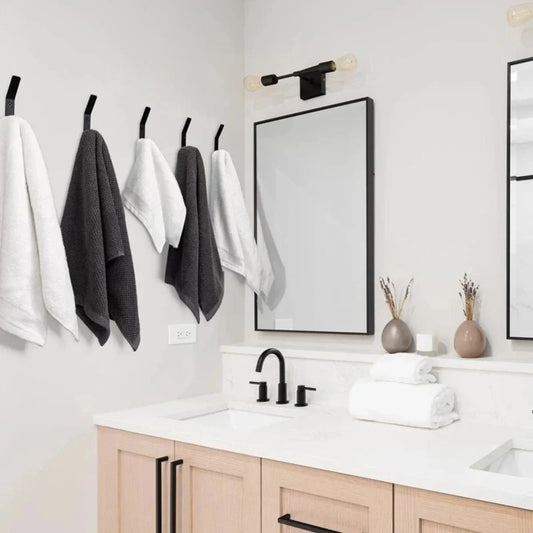 Pladsbesparende Stålgarderobe til Smalle Rum