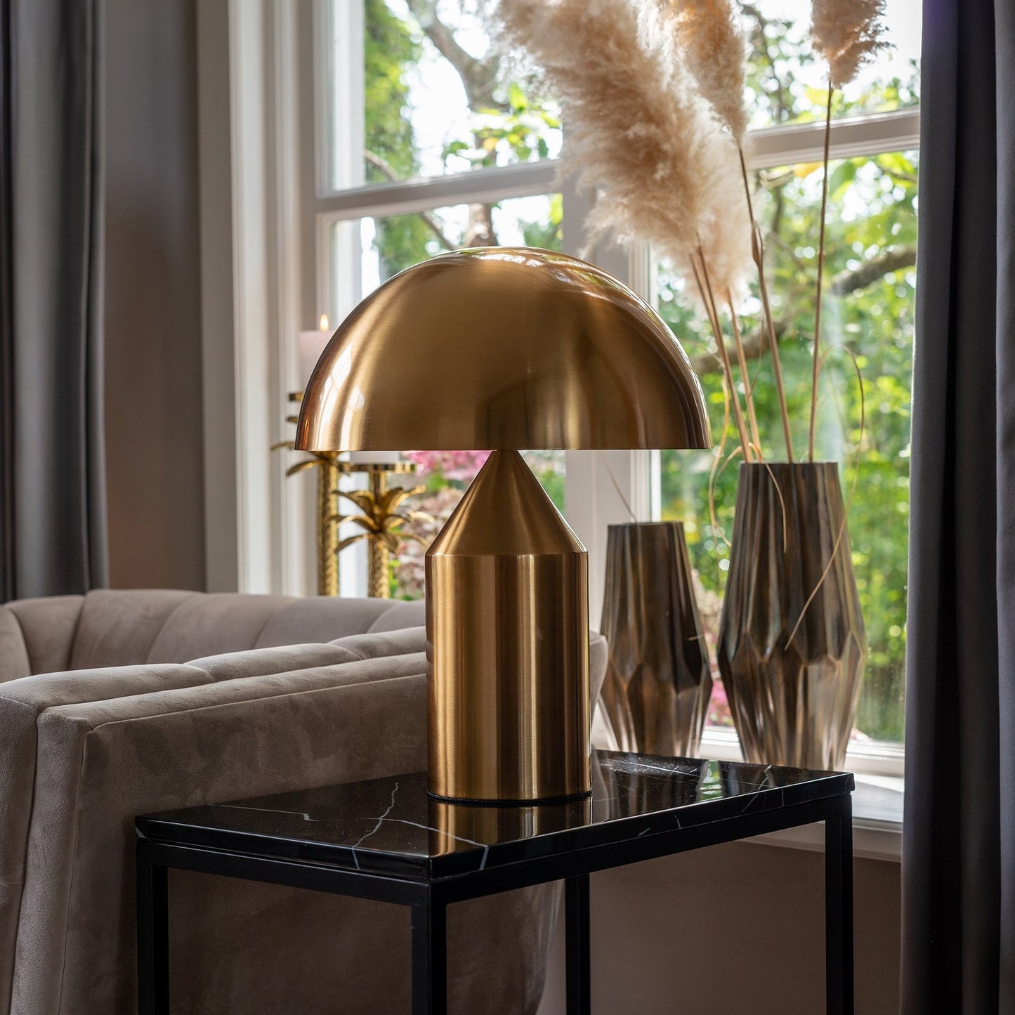 Stilfuld LED-lampe med moderne design og blødt lys