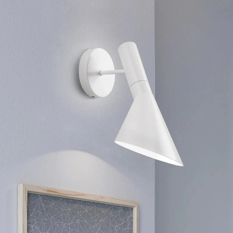 Retro væglampe med stilfuldt design og varm atmosfære