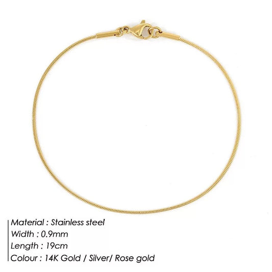 Sublimera din look med det eleganta ormkedjearmbandet