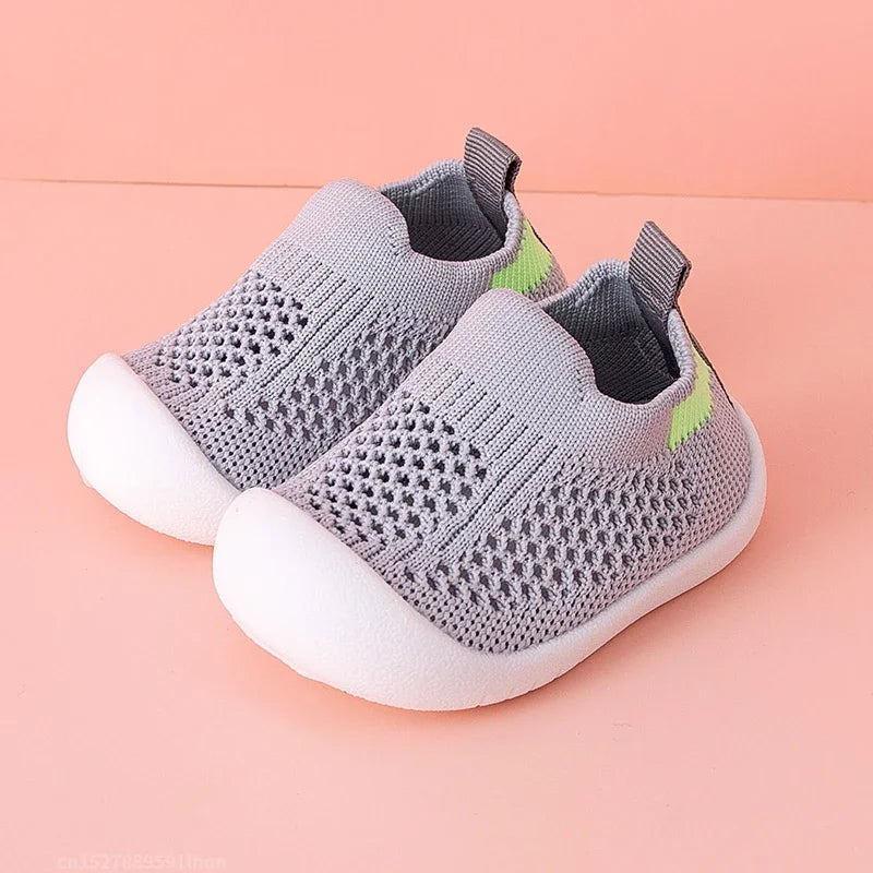 Børnesko – Legesneakers fra KomfyKicks