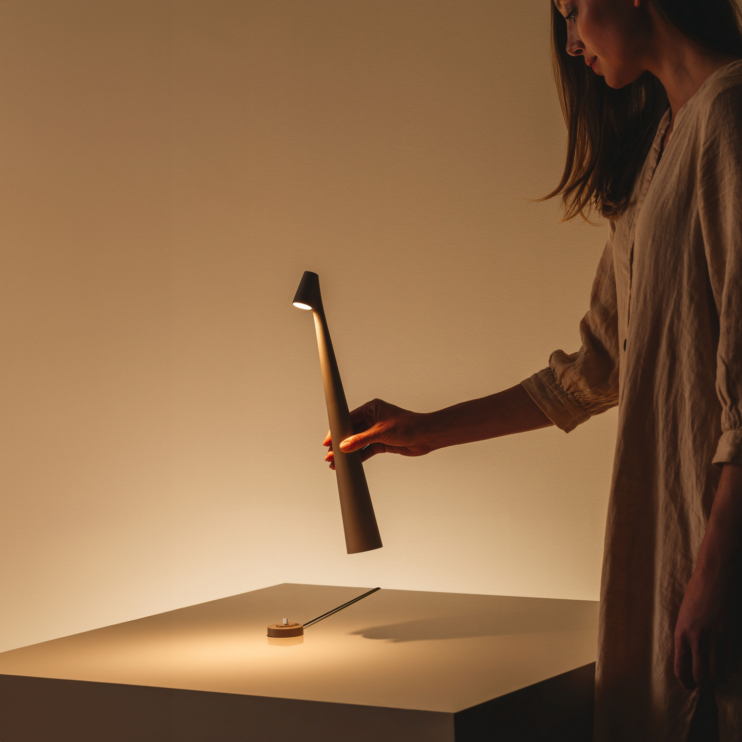 Nordisk bordlampe | Minimalistisk skrivebordslampe i skandinavisk stil