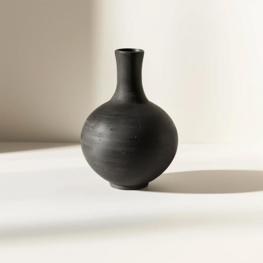 Minimalistisk Sort Keramik Vase