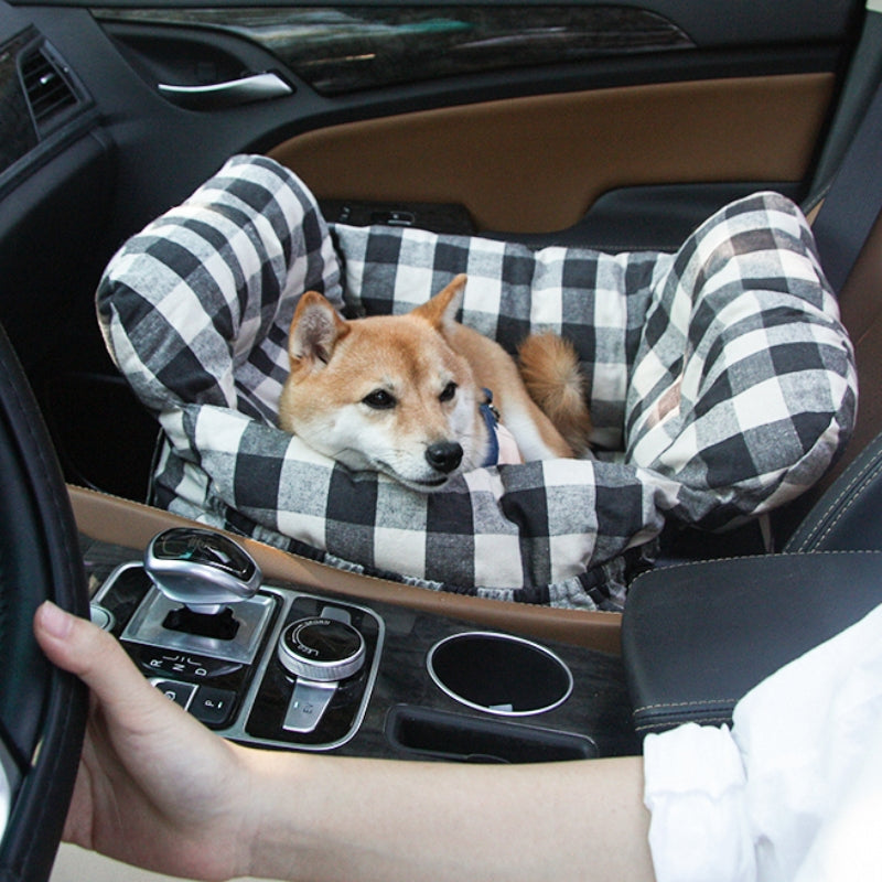 Behagelig hundeseng til bilen - Rejsevenlig