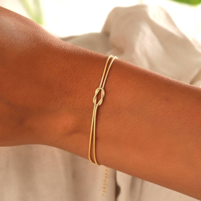 Elegant Nodeløs Armring – Atria