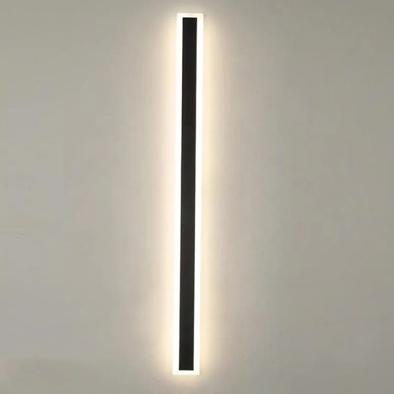 Elegant LED-vägglampa med slimmad design och IP65-vattenskydd