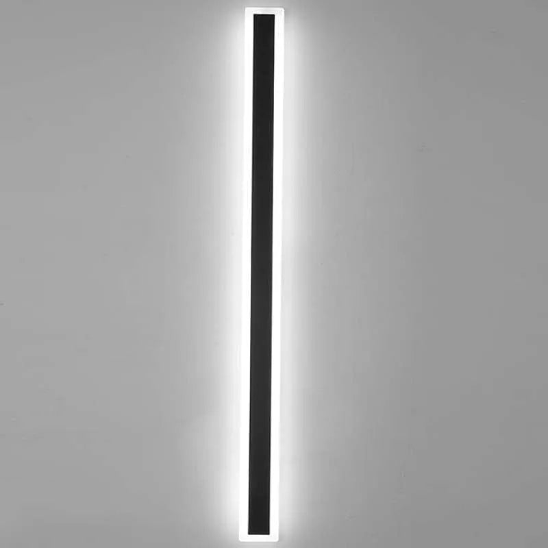 Elegant LED-vägglampa med slimmad design och IP65-vattenskydd