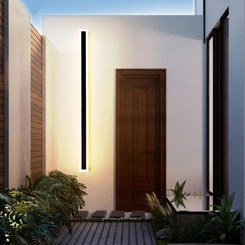 Elegant LED-vägglampa med slimmad design och IP65-vattenskydd