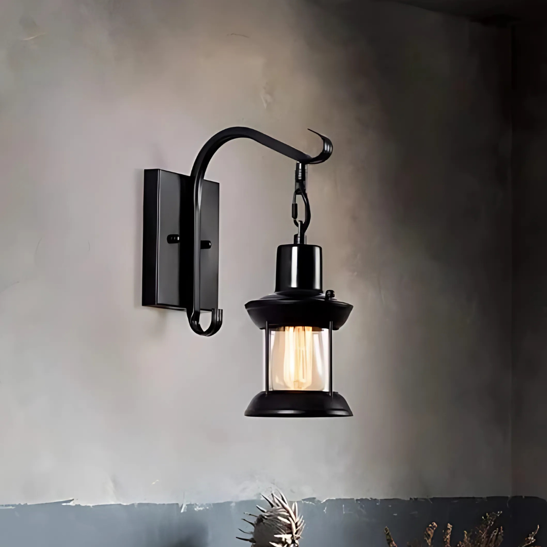 Klassisk Væglampe med Glas - Tidløs Elegance og Funktionalitet
