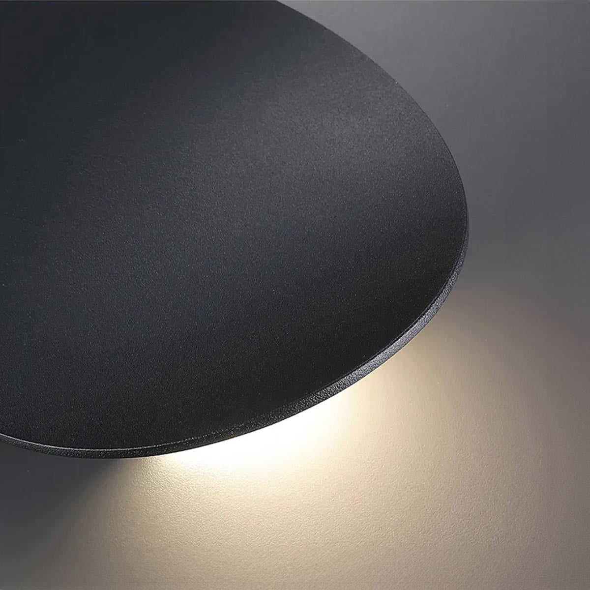 Elegant LED-vägglampa med energioptimerad belysning