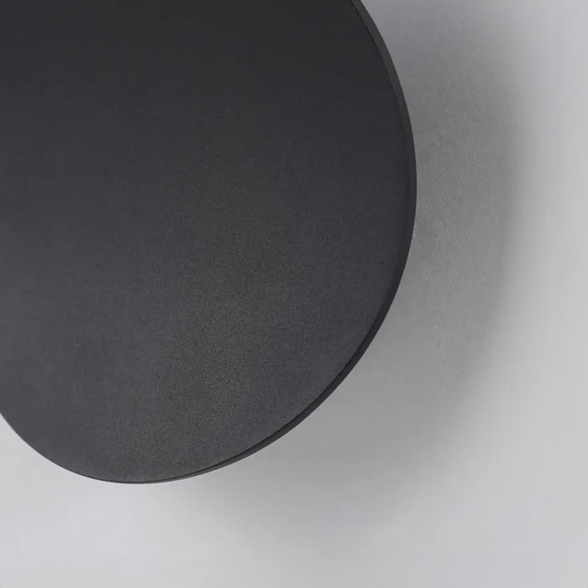 Elegant LED-vägglampa med energioptimerad belysning