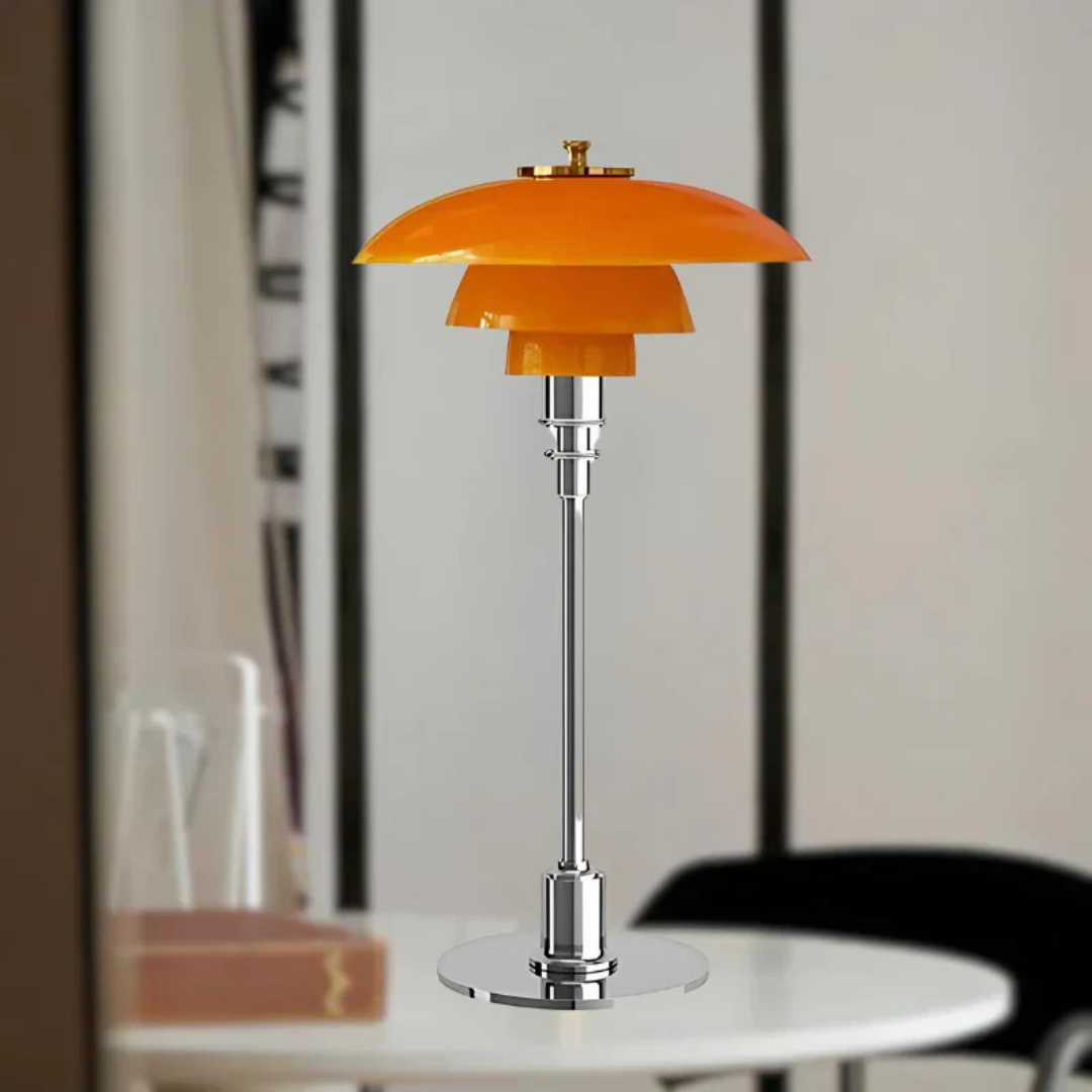 Elegant Natlampe med Glas Skærm og Justerbar Lysstyrke