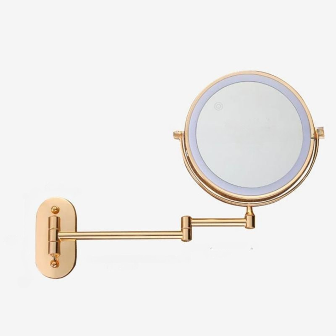 Elegant LED Vægspejl med Forstørrelse og Guld Finish