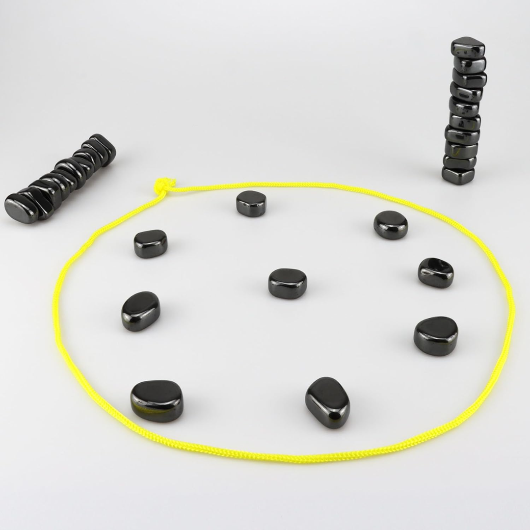 Resvänligt magnetiskt schackset för strategisk underhållning