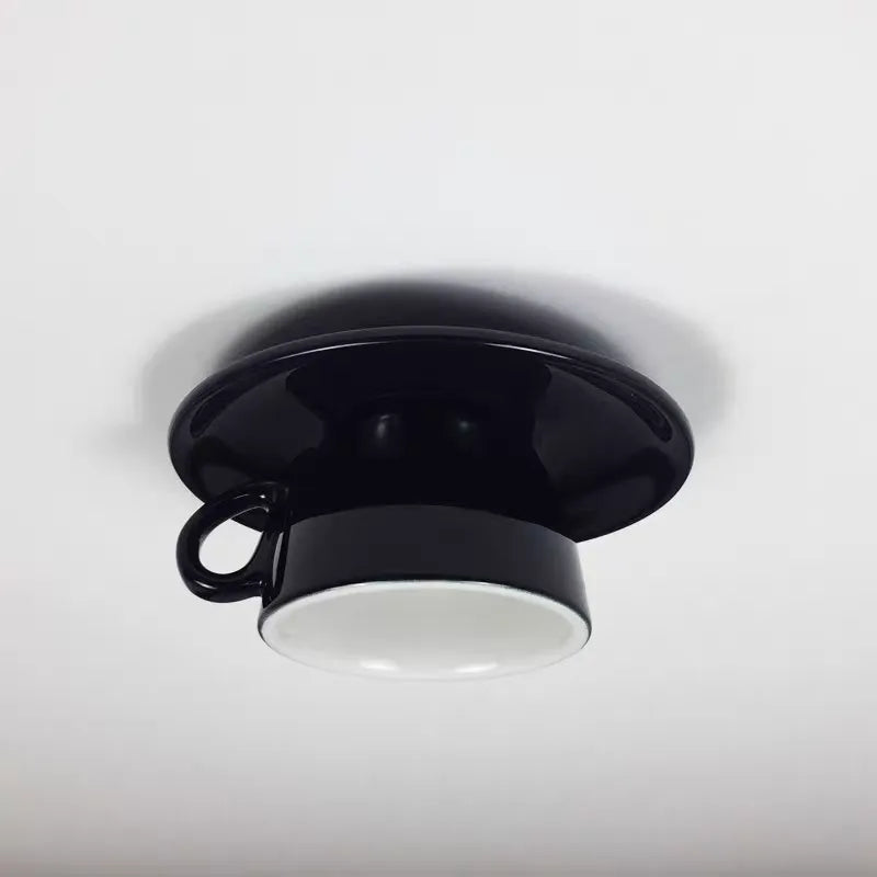 Moderne loftslampe i keramik med unik kopform til soveværelse