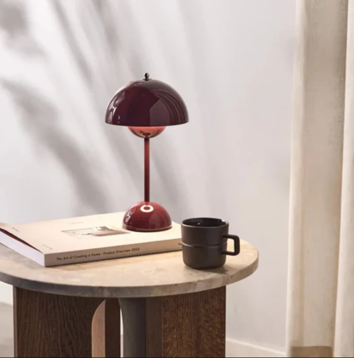 Moderne Natlampe med Berøringskontrol og Justerbar LED