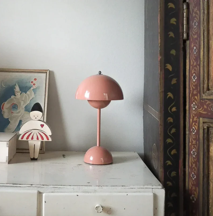 Moderne Natlampe med Berøringskontrol og Justerbar LED